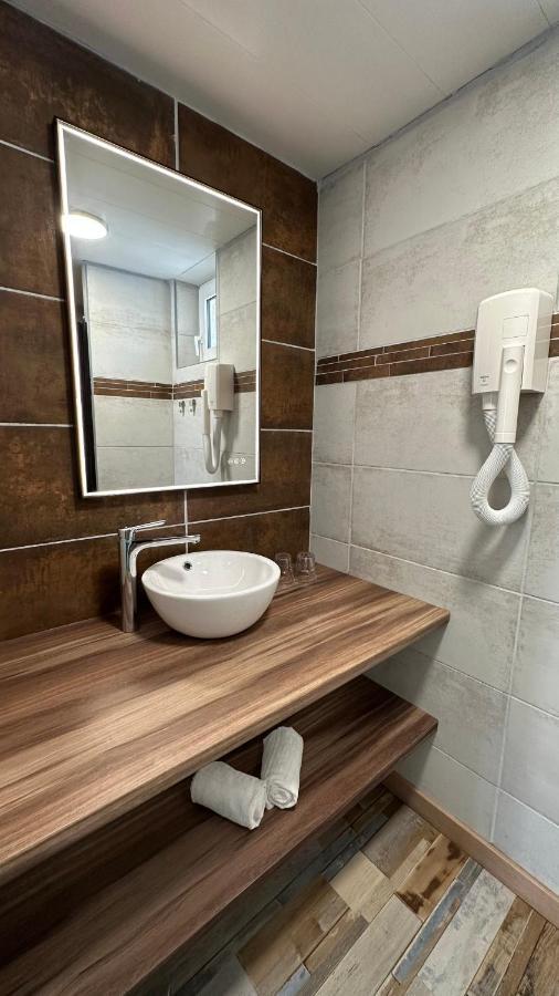 Logis Hotel Restaurant Bellevue Сен-Мартен-д'Ардеш Экстерьер фото