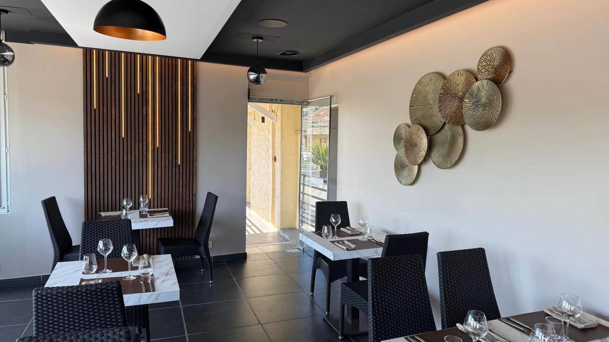 Logis Hotel Restaurant Bellevue Сен-Мартен-д'Ардеш Экстерьер фото